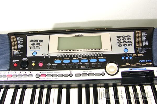 YAMAHA キーボード PSR-540 スタンド付き Синтезатор Yamaha psr-540 | Hi-Fi-Zone - Аудио Техника