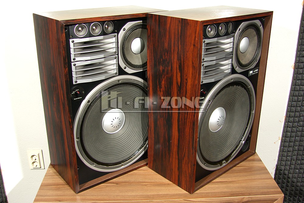 floor speakers with built in subwoofer